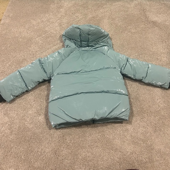 NWT Calvin Klein Jeans Kids Liquid Shine Aquifer Puffer Jacket Size 4 New - Picture 2 of 9